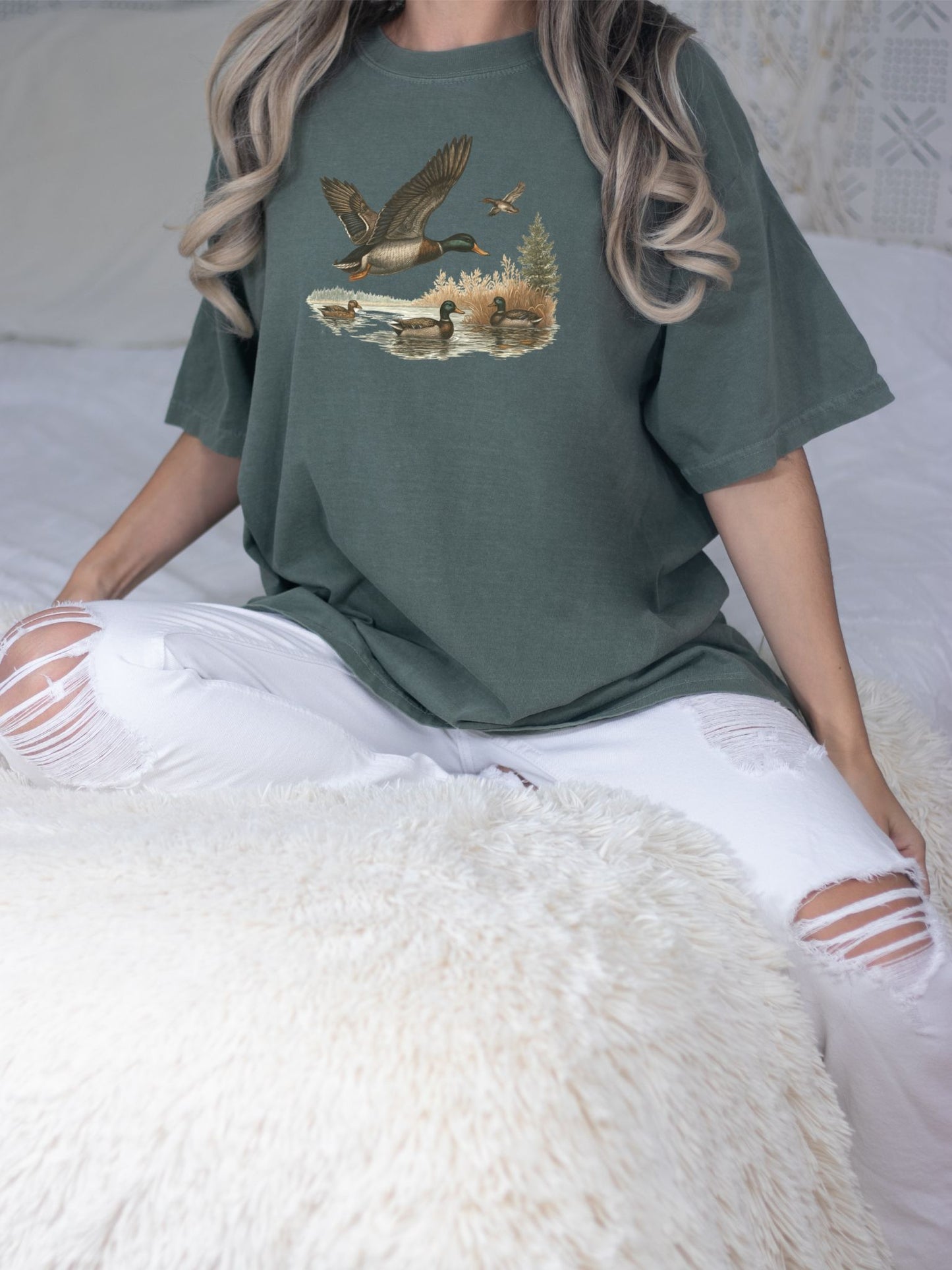 Vintage Duck Scene Outdoor Tee – Comfort Colors 1717