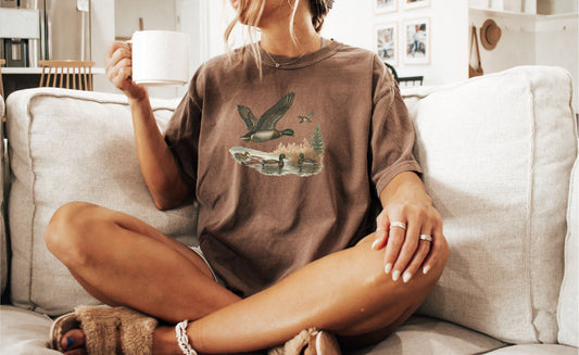 Vintage Duck Scene Outdoor Tee – Comfort Colors 1717